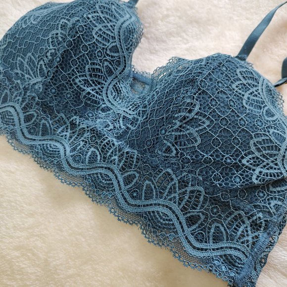 Lace contour wireless bralette - Picture 2 of 9